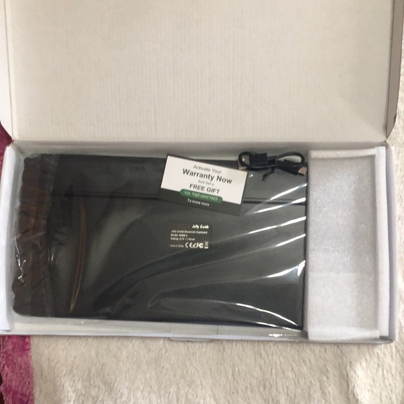 NIB Keyboard - Picture 2 of 3